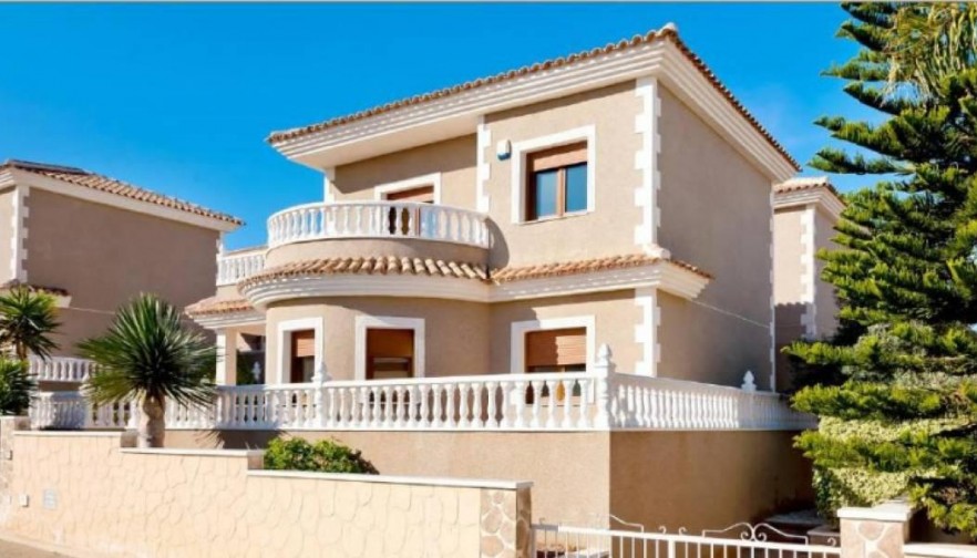 Villa - Nueva construcción  - Torrevieja - Los Altos