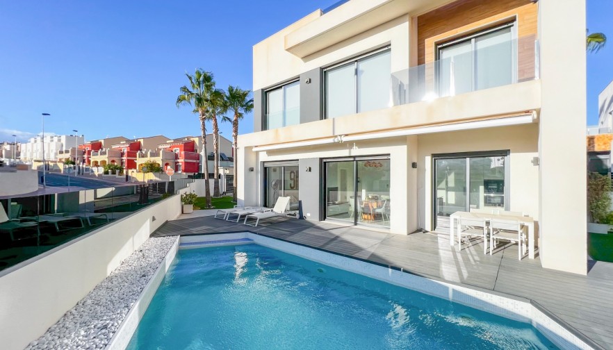 Villa - Pre-owned - Torrevieja - Torrevieja