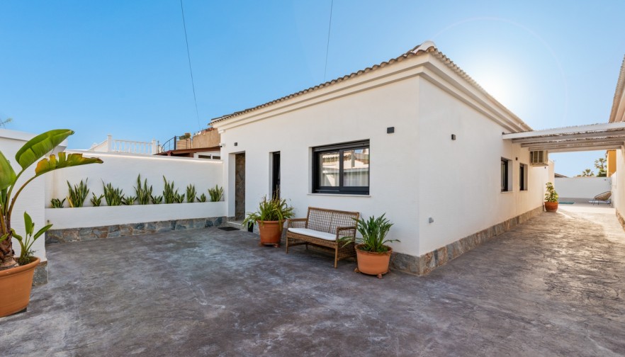 Pre-owned - Villa - Torrevieja - El chaparral