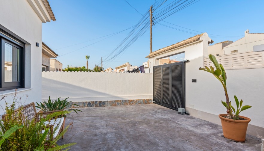 Pre-owned - Villa - Torrevieja - El chaparral