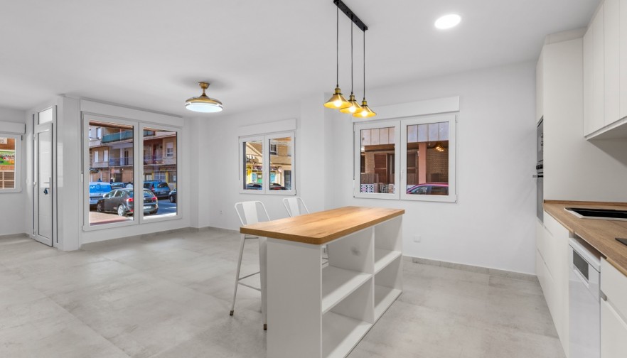 Rynek wtórny - Apartment - Torrevieja - Playa del Acequión