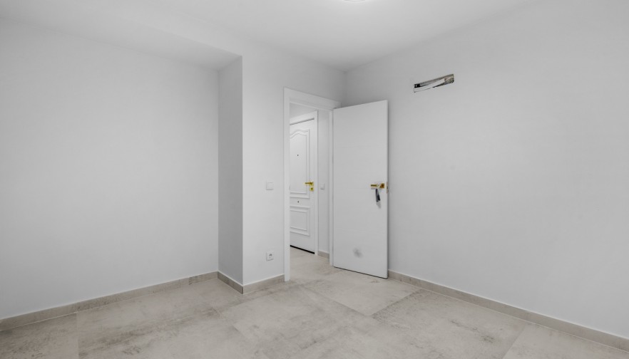 Rynek wtórny - Apartment - Torrevieja - Playa del Acequión