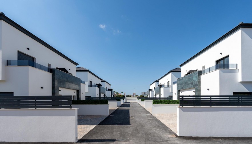 Rynek pierwotny - Dom z podpiwniczeniem - Gran Alacant - Centro comercial ga